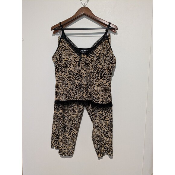 STUDIO DONATELLA 2 Pc XL Tiger Stripe Stretchy Pajama Set Cami Top Capri Pants - Picture 1 of 5